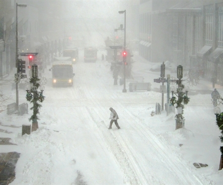 Why is Minneapolis growing almost five times faster than Chicago? It's not the weather.